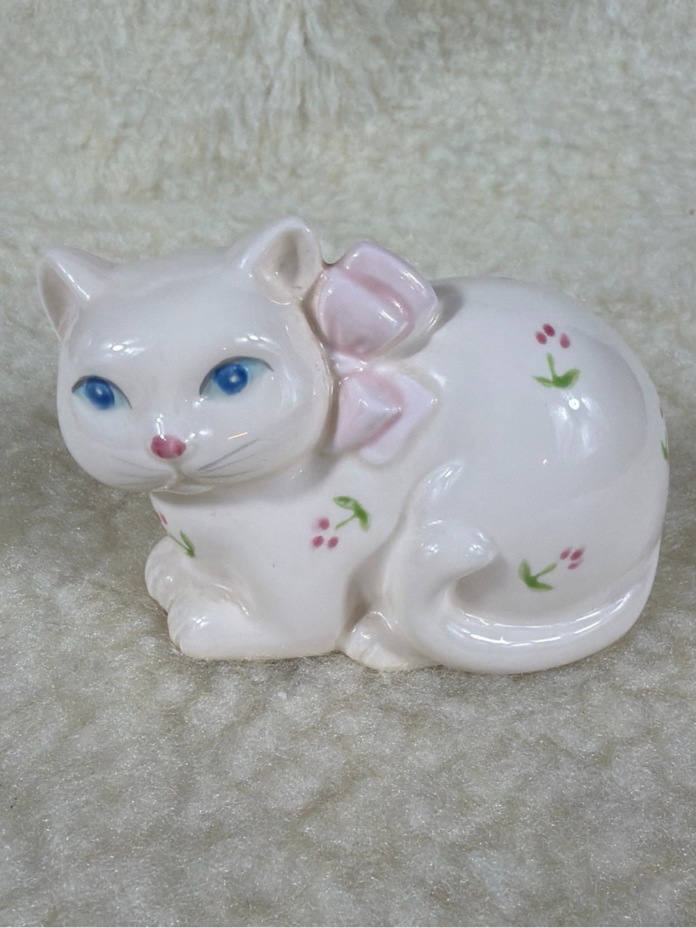 Vintage Takahashi Porcelain White Cat Figurine with Pink Bow Scent Diffuser